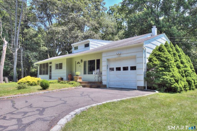 5 Guyer Road, Westport