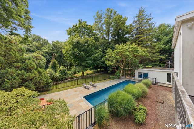 51 Maple Avenue South, Westport
