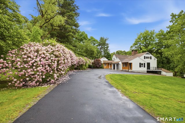 1 Tulip Tree Lane, Norwalk