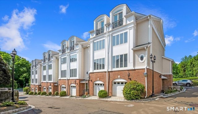 442 Main Avenue, Norwalk
