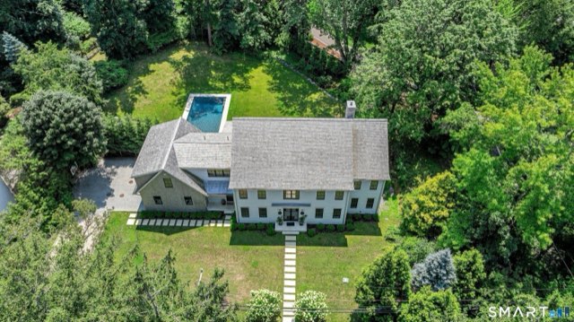 13 Sunswyck Road, Darien