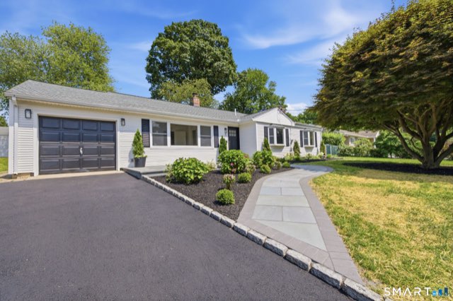 5 Tod Road, Norwalk