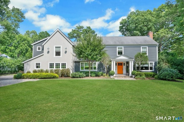129 Emery Drive East, Stamford