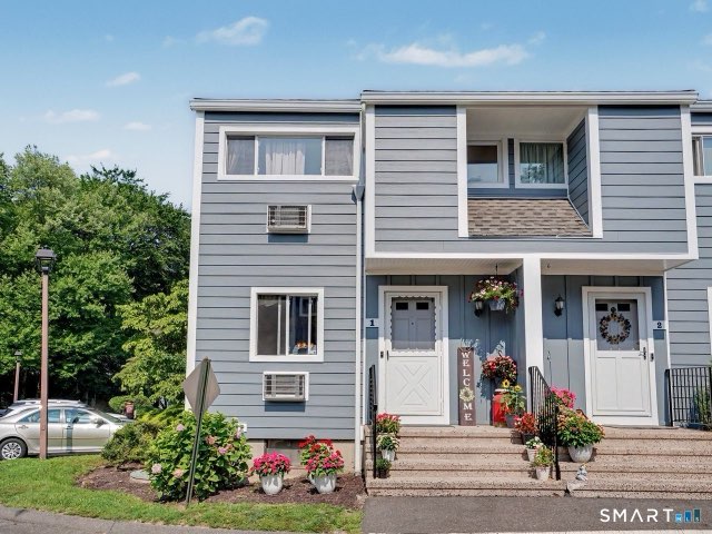 16 Donna Drive, Norwalk