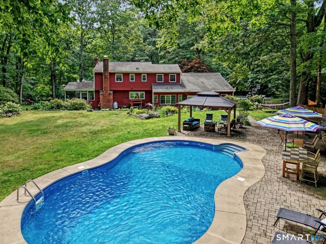 12 Stonehedge Road, Norwalk