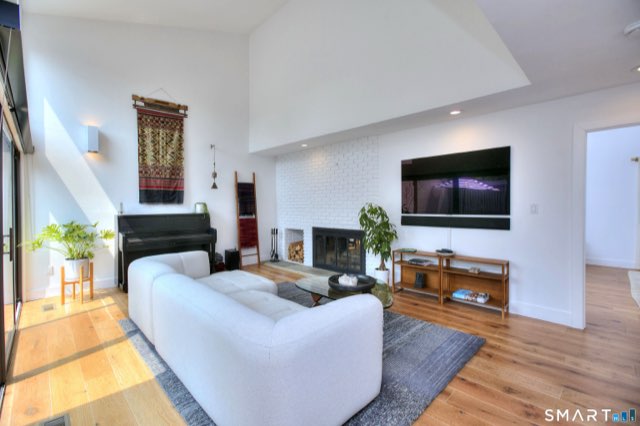 104 Harvest Commons, Westport