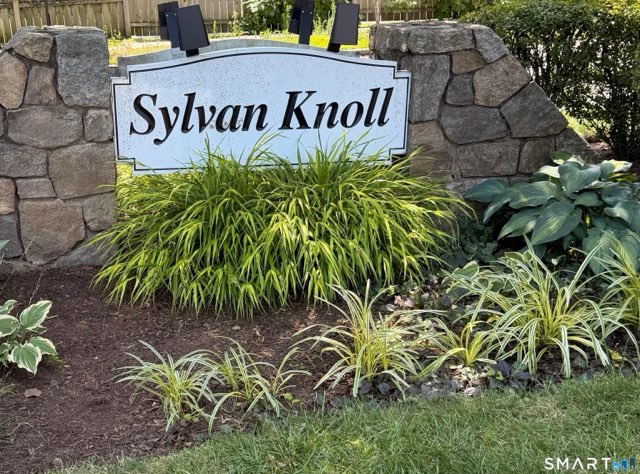 212 Sylvan Knoll Road, Stamford