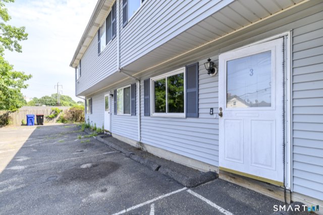 2-1/2 Laura Street, Norwalk