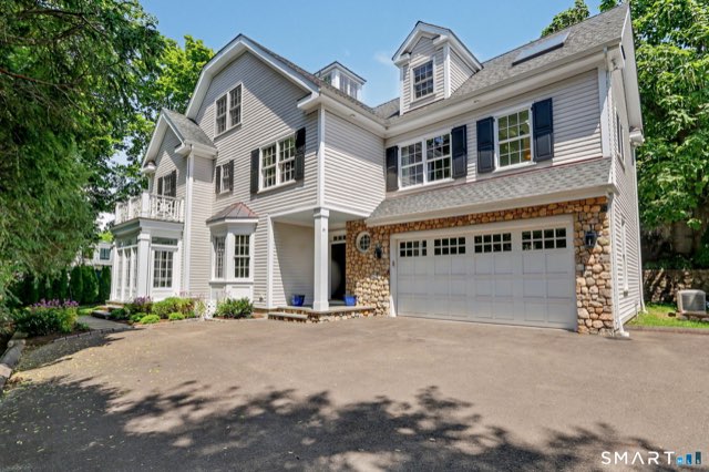 31 Richmond Hill Road, New Canaan