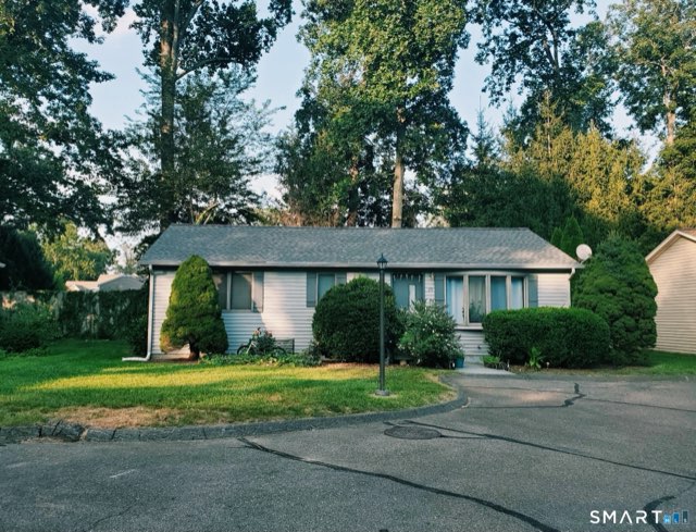 25 Oakview Circle, Westport