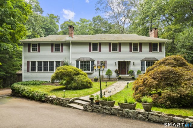 64 Round Hill Drive, Stamford