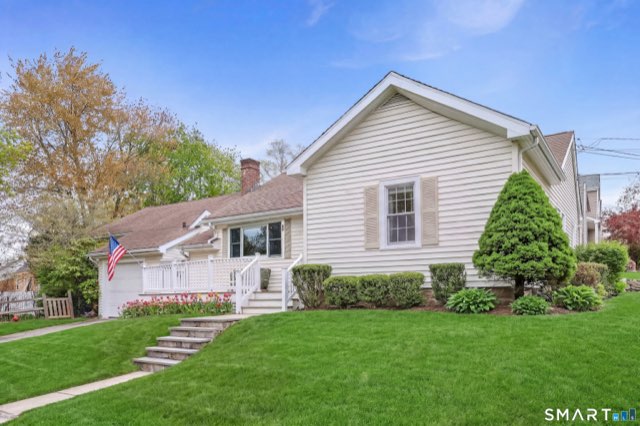 85 Woodbury Avenue, Stamford