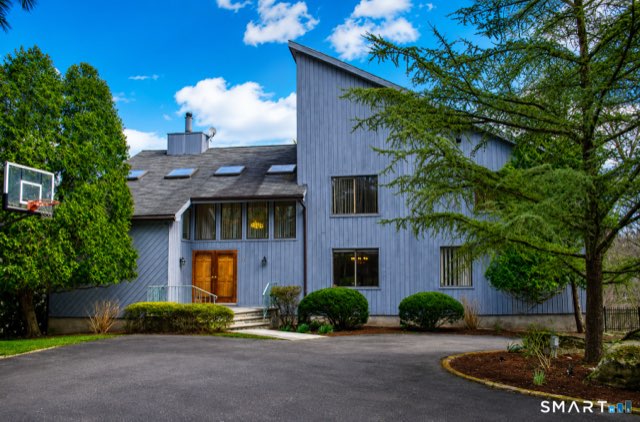 23 Valley View Drive, Stamford