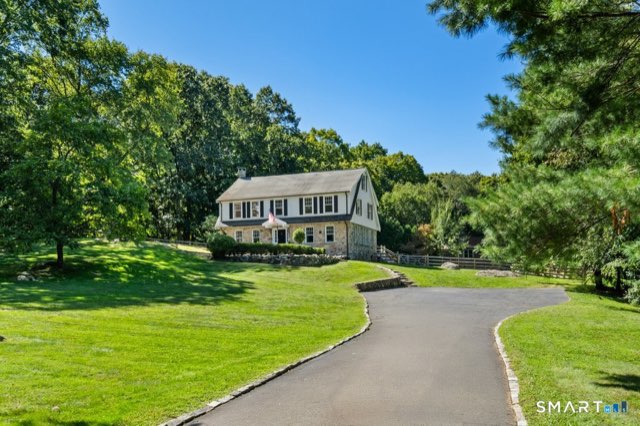592 West Hill Road, Stamford