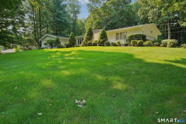 23 Pequot Trail, Westport