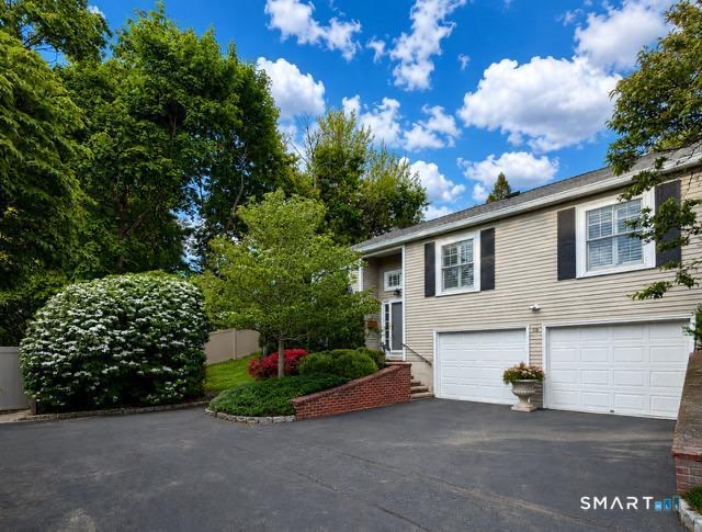 59 Bank Street, New Canaan