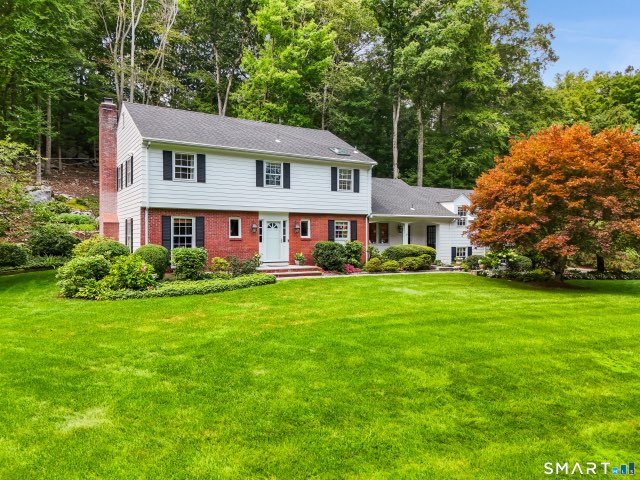 70 Chestnut Hill Lane, Stamford