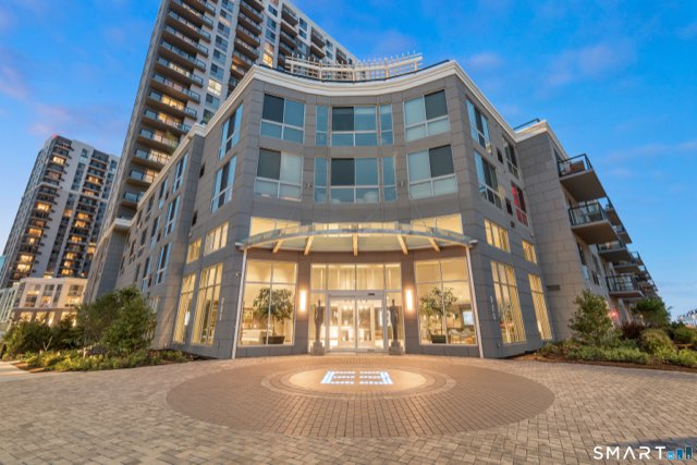 880 Pacific Street, Stamford