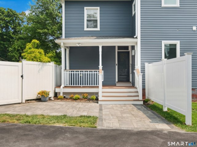 220 West Avenue, Darien