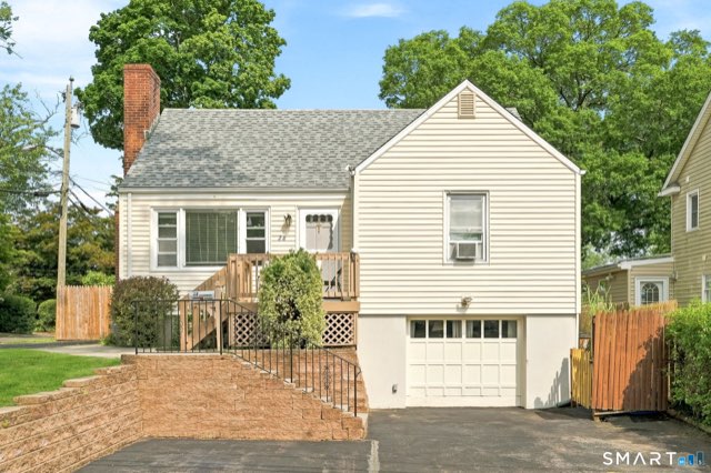 28 Ridgewood Avenue, Stamford