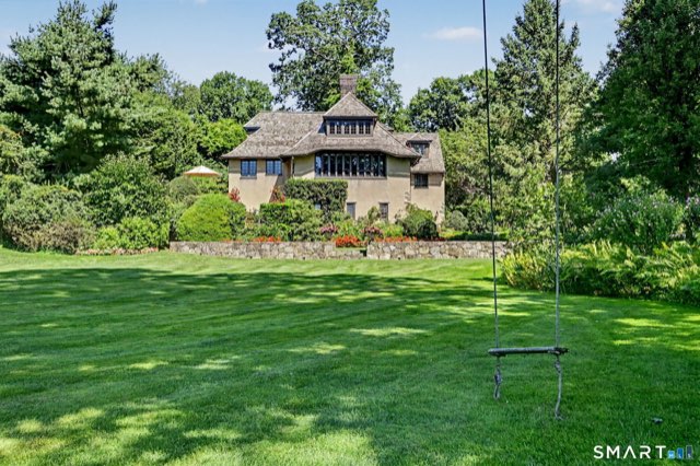 1 Woodland Road, Norwalk