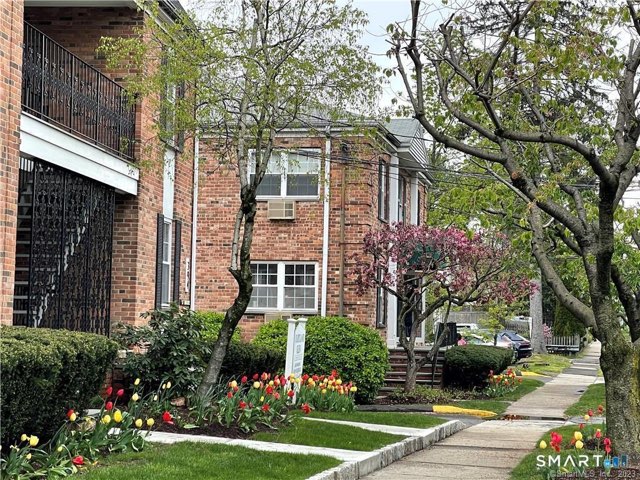 398 Courtland Avenue, Stamford