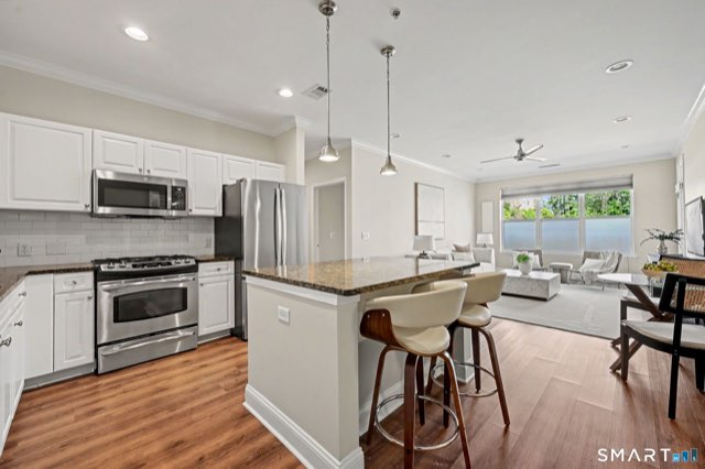 850 East Main Street, Stamford