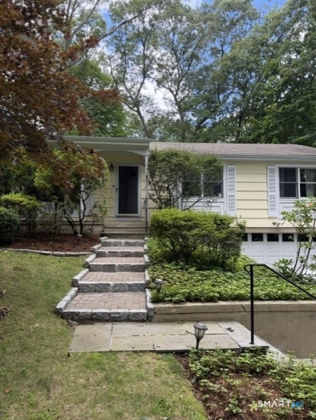 6 Vanderbilt Avenue, Norwalk