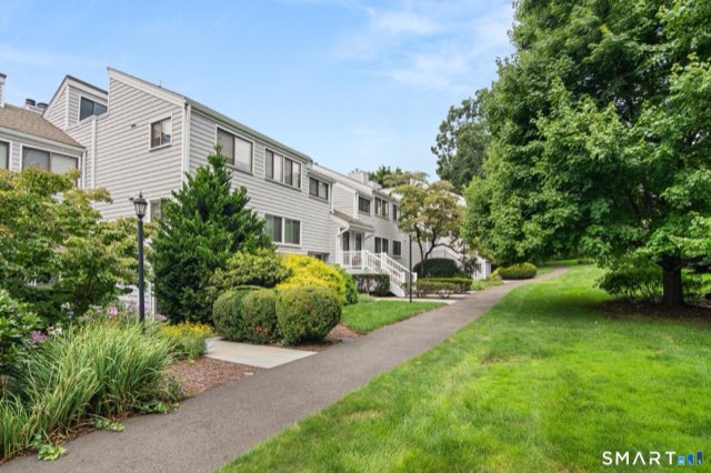 173 Rowayton Woods Drive, Norwalk