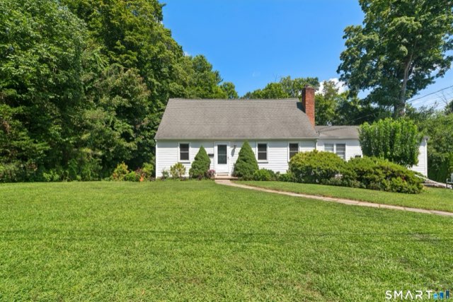 14 Down River Road, New Canaan