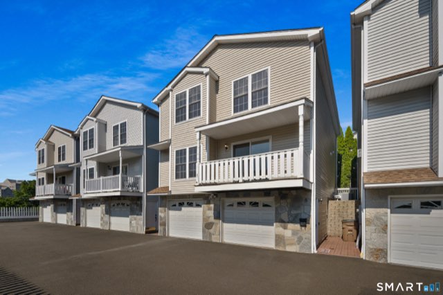 42 Highland Road, Stamford