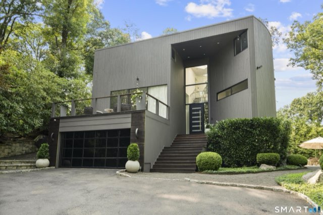 210 Red Fox Road, Stamford
