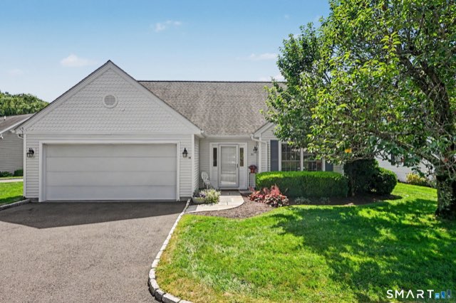 26 Village Court, Wilton