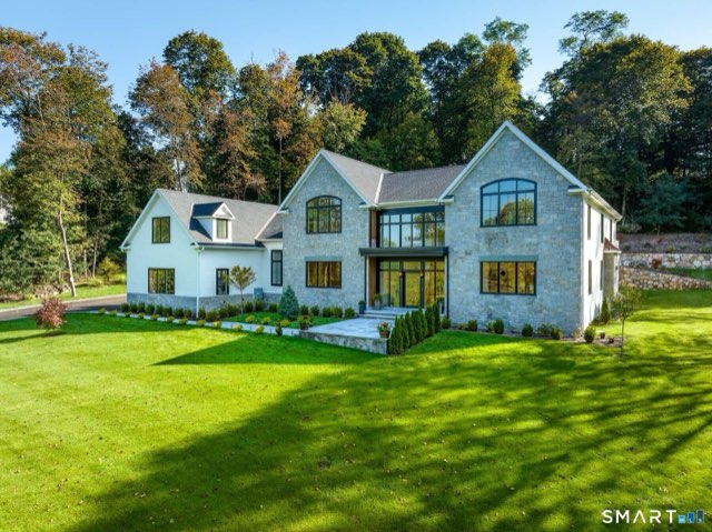 460 Middlesex Road, Darien