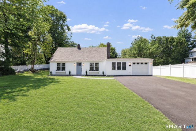 4 Heather Hill, Westport