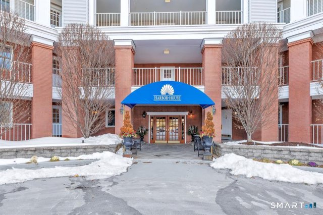 43 Harbor Drive, Stamford