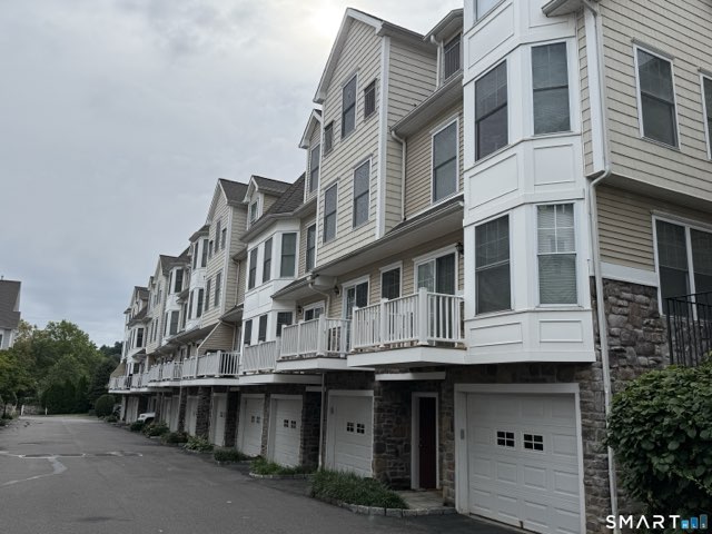 85 Camp Avenue, Stamford