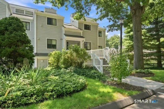 37 Rowayton Woods Drive, Norwalk