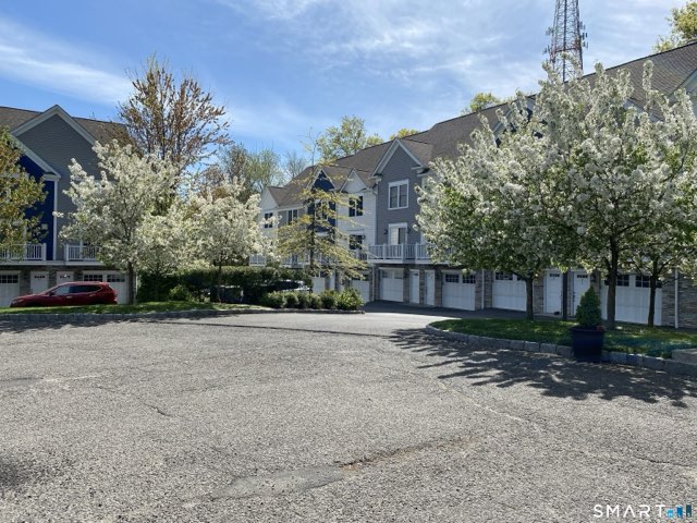 12 Willard Road, Norwalk