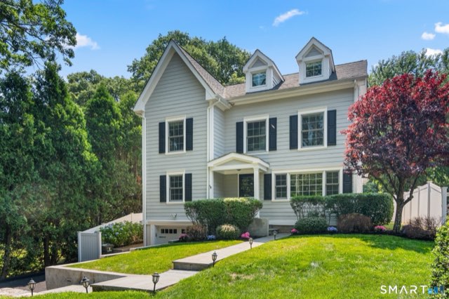 103 West Avenue, Darien