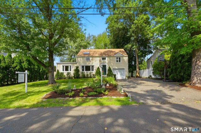 29 Lynn Court, Darien