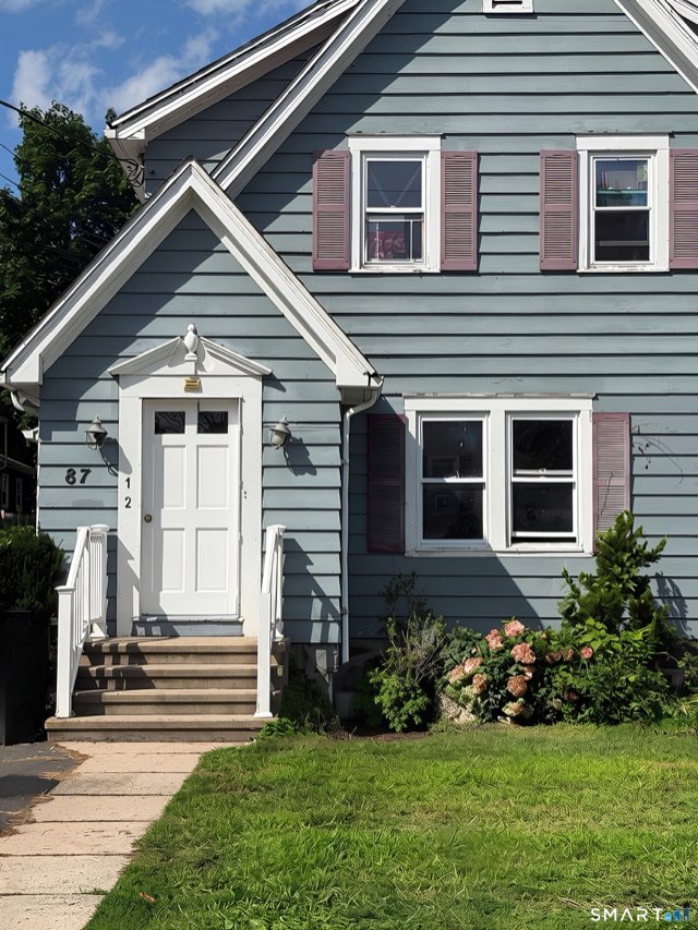 87 Pine Hill Avenue, Stamford