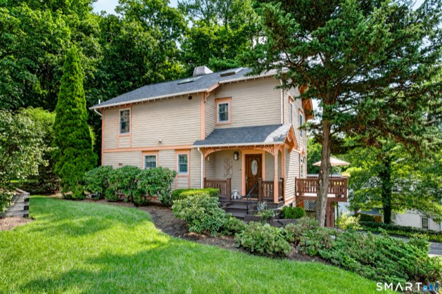 23 Blue Mountain Ridge, Norwalk
