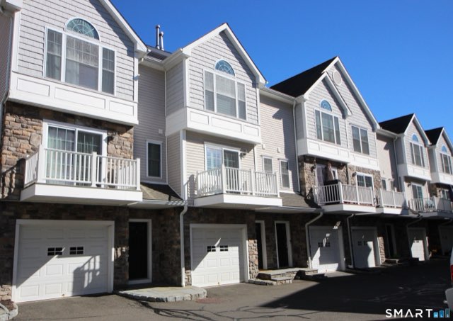 85 Camp Avenue, Stamford