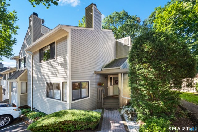 118 Sunrise Hill Road, Norwalk