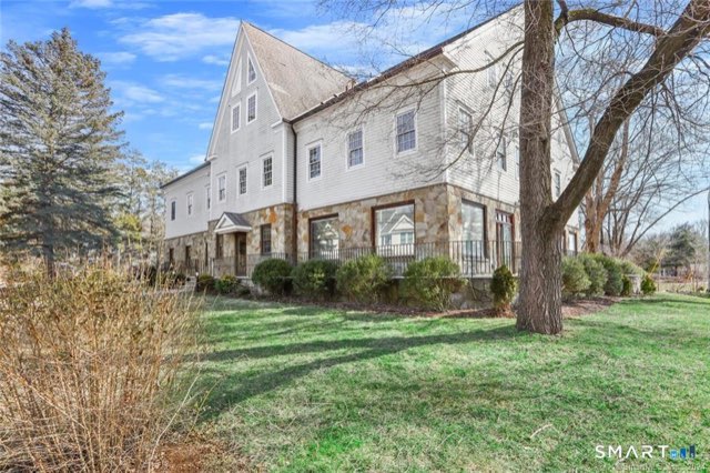 2 Hollyhock Road, Wilton