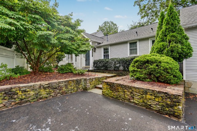 2 Evergreen Avenue, Westport