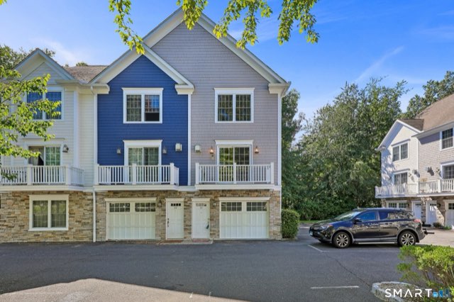 12 Willard Road, Norwalk