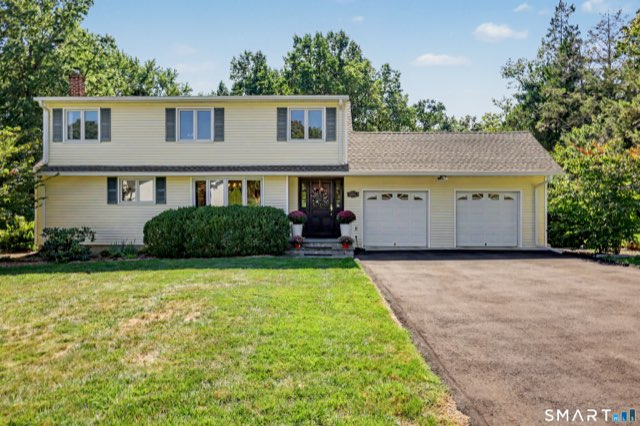 17 Huckleberry Drive South, Norwalk