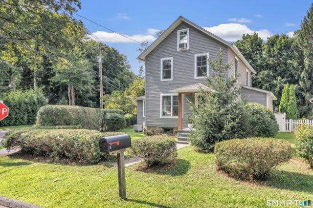 1 Maplewood Avenue, Westport